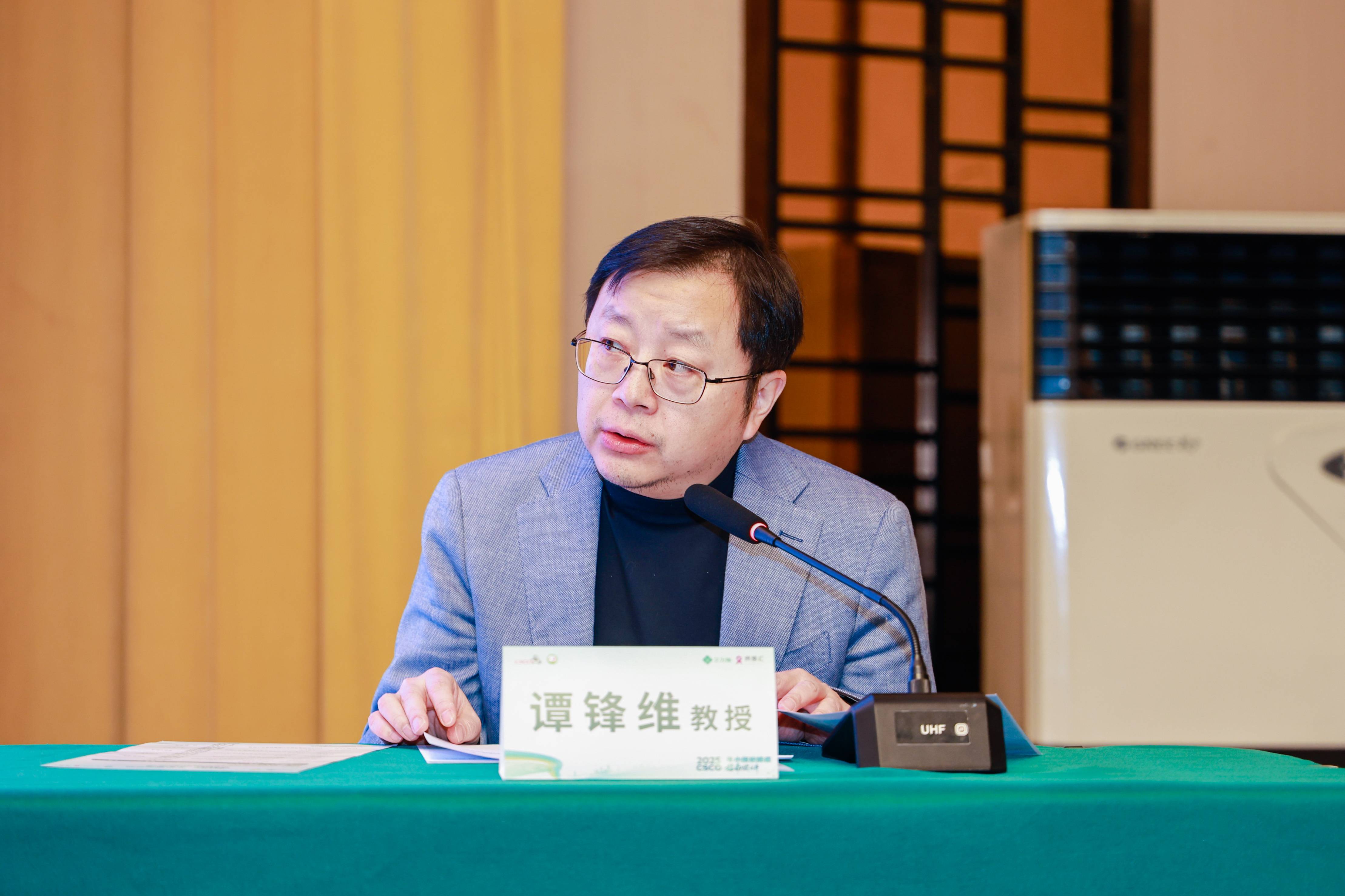 10433212.jpg 10433212.jpg